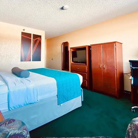 Howard Johnson By Wyndham Denver West Wheat Ridge Exterior foto