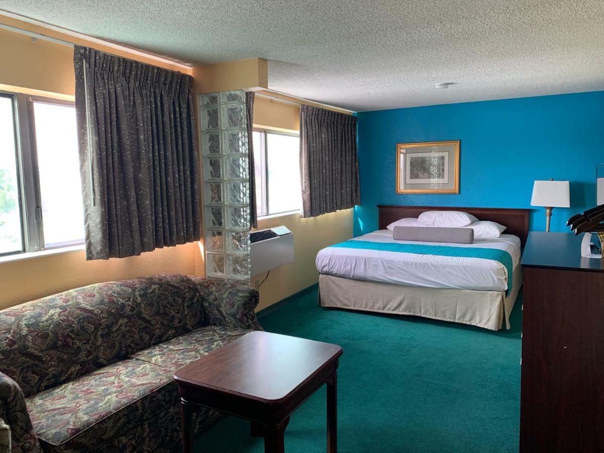 Howard Johnson By Wyndham Denver West Wheat Ridge Exterior foto