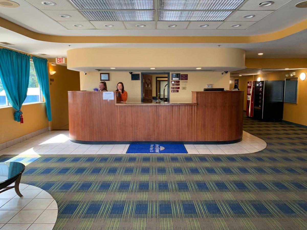 Howard Johnson By Wyndham Denver West Wheat Ridge Exterior foto